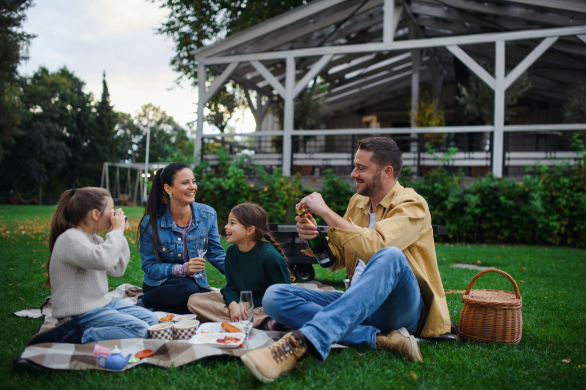 family-picnic.jpg